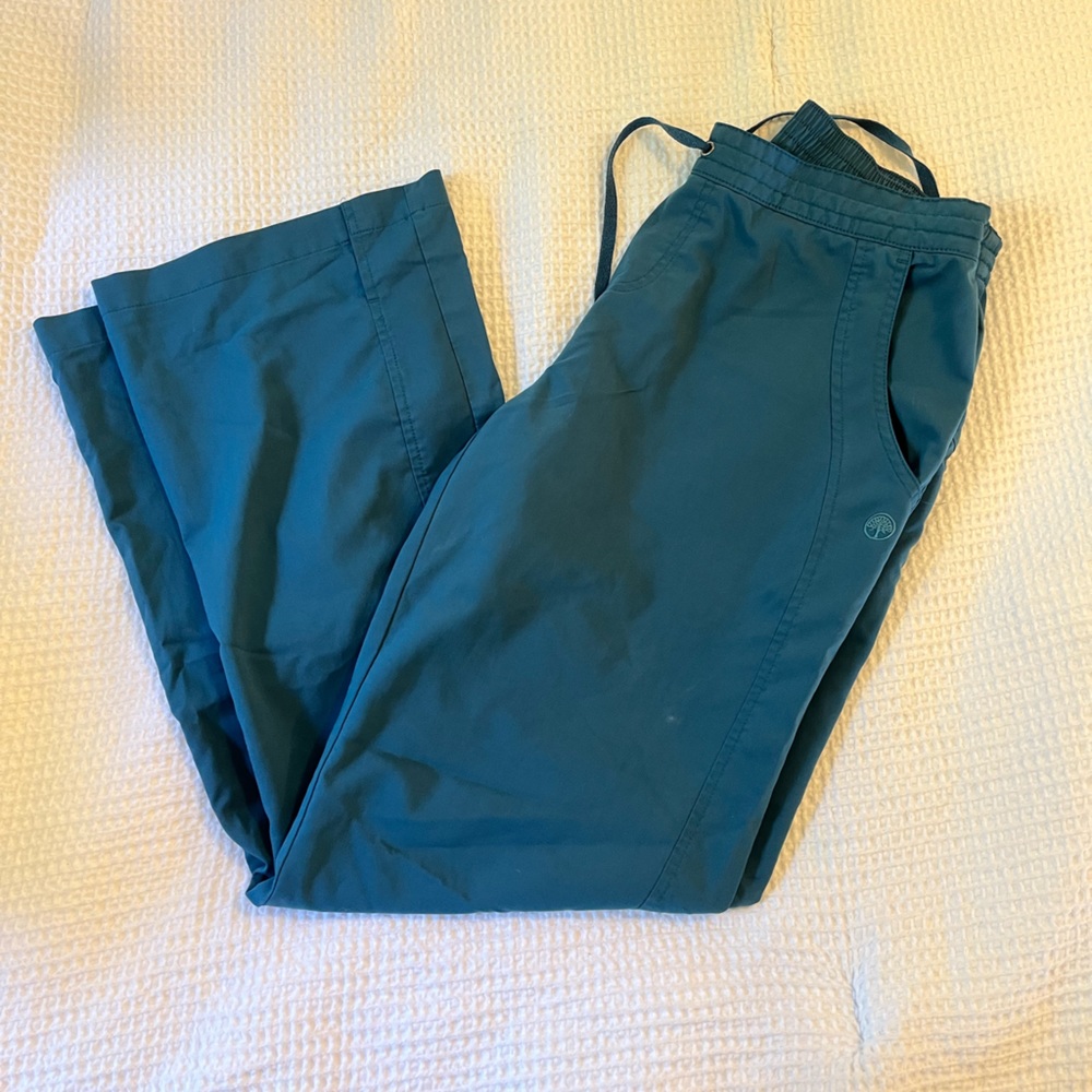 Purple Label by Healing Hands Medium women’s scrub pants